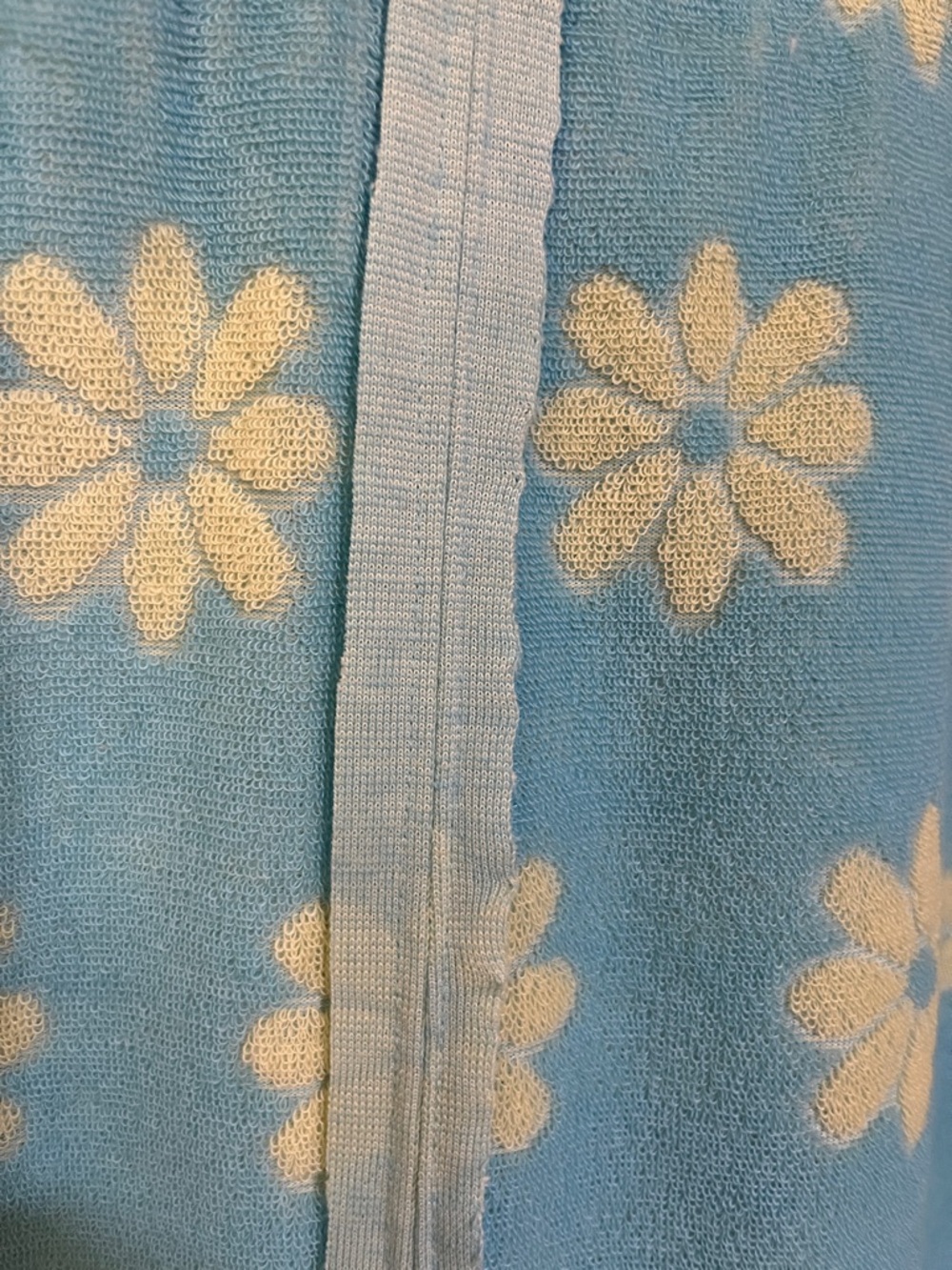 Oli & Hali Blue Clouds Daisy Printed Terry Short Sleeve Crop Top - Picture 4 of 4